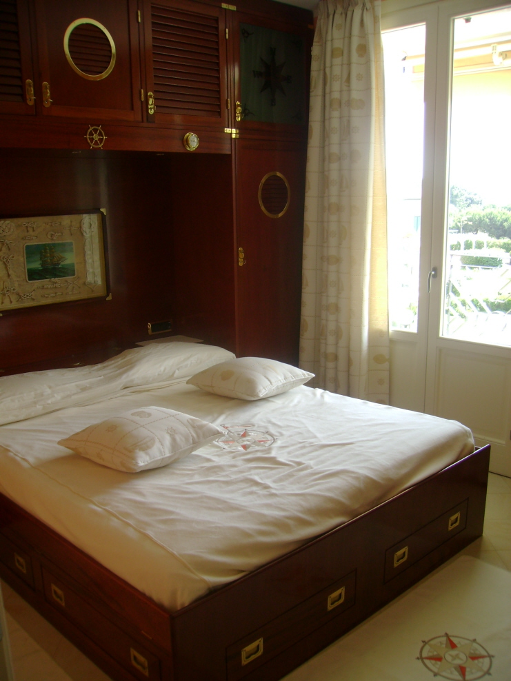 Camera da letto in stile vecchia marina a La Spezia